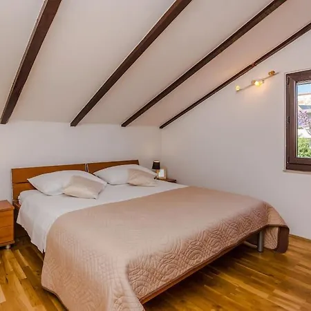 Apartment Roko - Up To 4 People With Free Parking Zadar Buitenkant foto