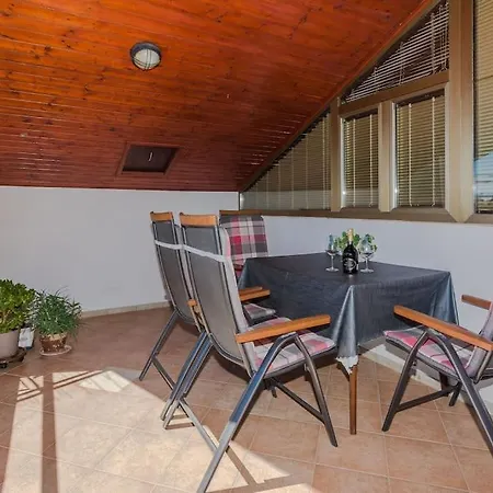 Apartment Roko - Up To 4 People With Free Parking Zadar Buitenkant foto