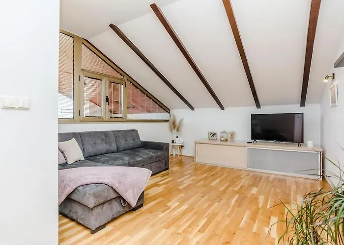 Apartment Roko - Up To 4 People With Free Parking