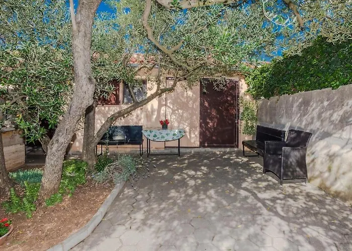 Apartment Roko - Up To 4 People With Free Parking