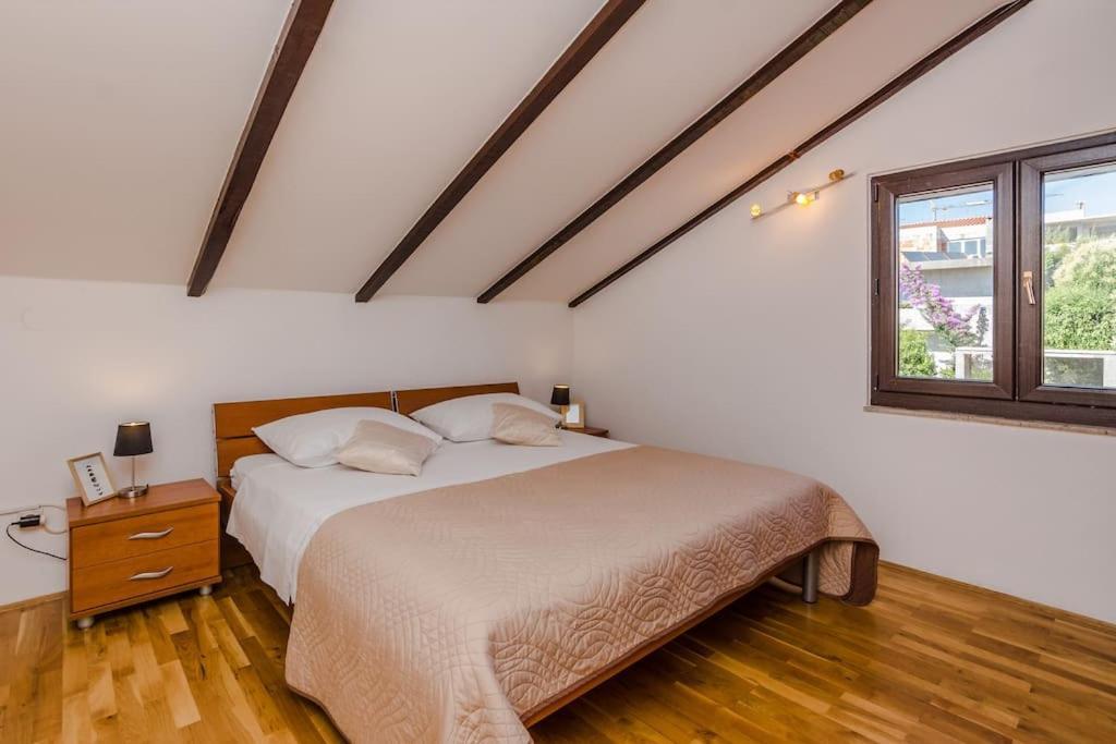 Roko - Up To 4 People With Free Parking * Zadar
