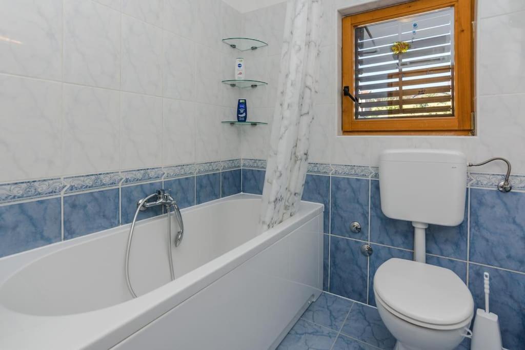 Roko - Up To 4 People With Free Parking Apartment *
