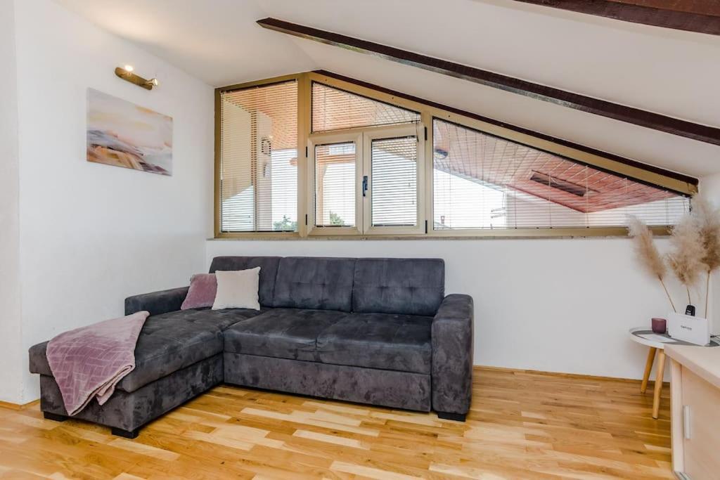 Apartment Roko - Up To 4 People With Free Parking *